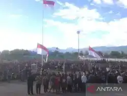 Berkumpul di Lapangan Pendidikan, Warga Wamena dengar Pidato Wapres secara Virtual
